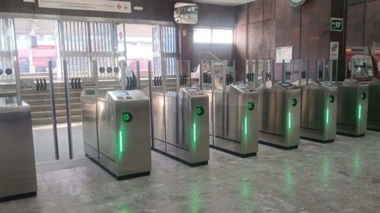 Tornos de acceso al transporte público.