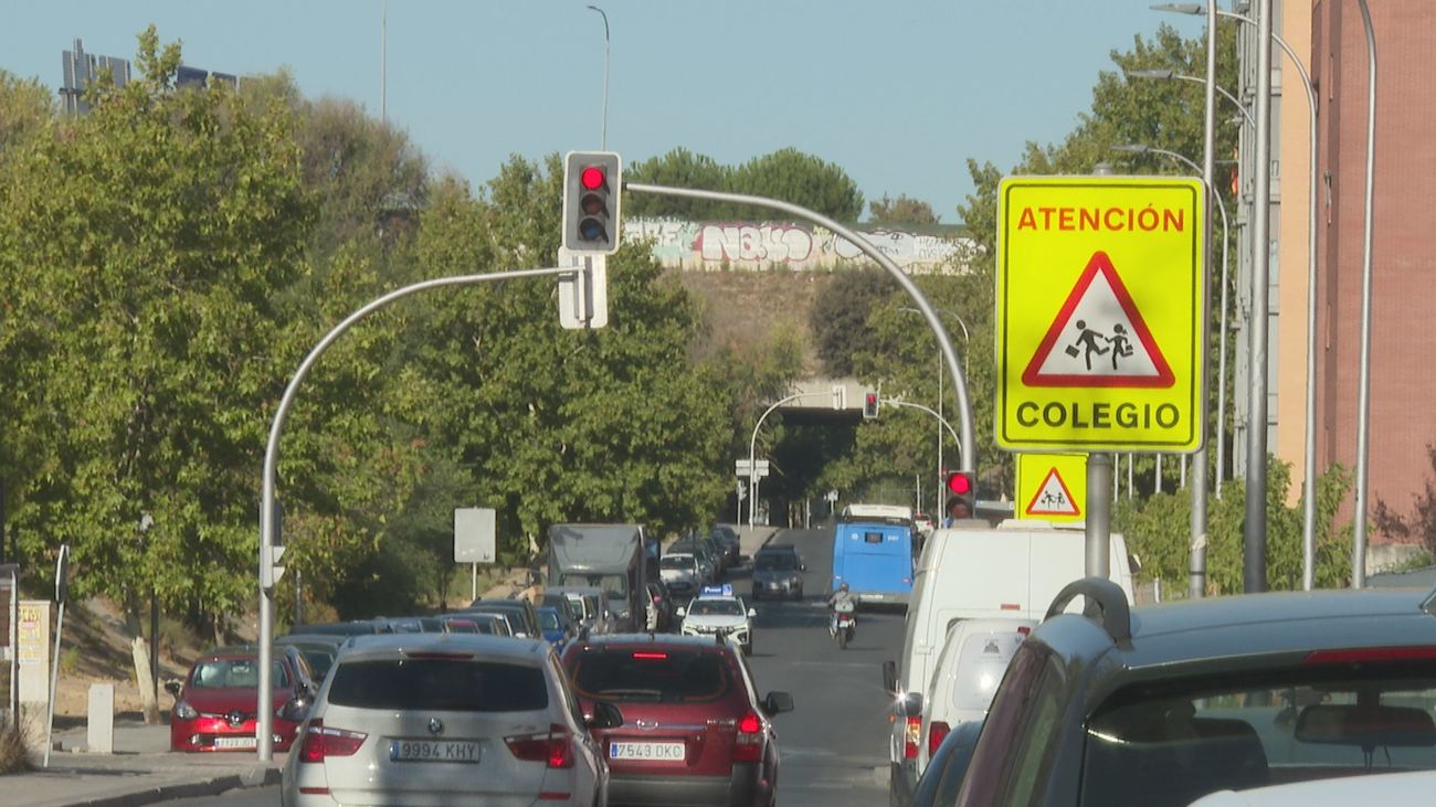 Los vecinos de Rejas denuncian que viven 'atrapados' entre grandes carreteras y accesos saturados
