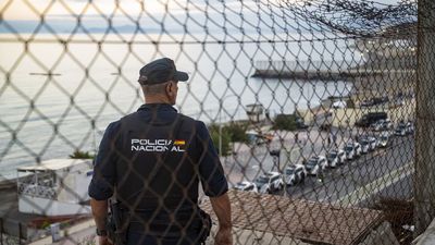 La Policía busca a 12 presuntos yihadistas que entraron en Ceuta durante la llegada masiva de julio