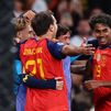 2-3. España ejerce de campeona del mundo ante Inglaterra