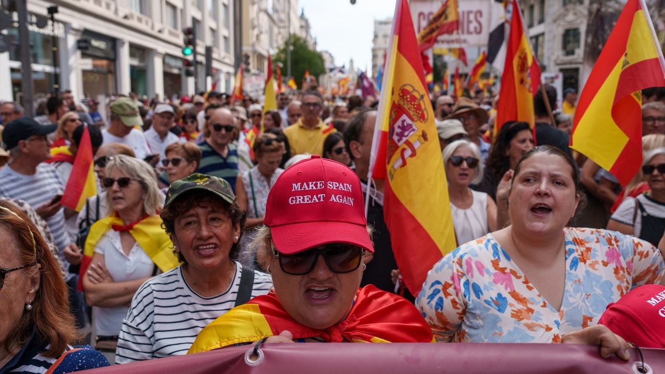 Marcha en Madrid para apoyar a Ceuta y Melilla y exigir la celebración de elecciones
