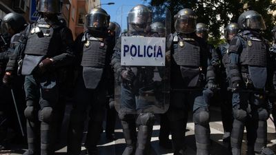 Los sindicatos de la Policía tachan de "esperpento" que el Gobierno investigue su labor en el desahucio de Maricarmen
