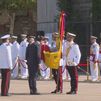 Cientos de madrileños participan en la jura de bandera civil en Madrid Río durante la Semana Naval