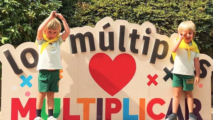 Las familias de partos múltiples denuncian tener una semana menos de permiso por cada bebé adicional