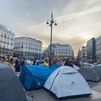 Cientos de personas acampan en Sol por la vivienda: "O cae el rentismo, o cae el Gobierno"