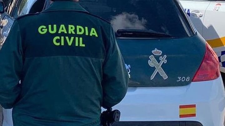 Detenido un hombre tras matar a su mujer en Sevilla y atrincherarse en una casa