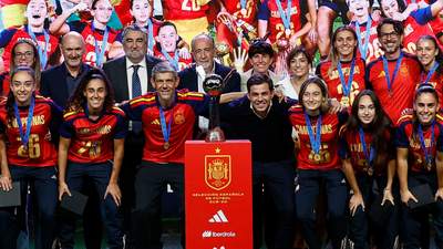 Madrid homenaje a las flamantes campeonas del mundo'20