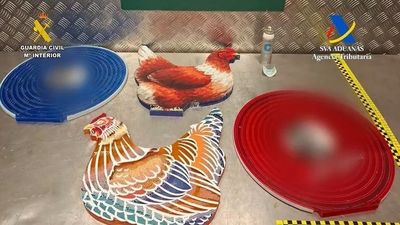 Incautados en Barajas más de 6 kilos de cocaína oculta en piezas artesanales en un vuelo desde Colombia