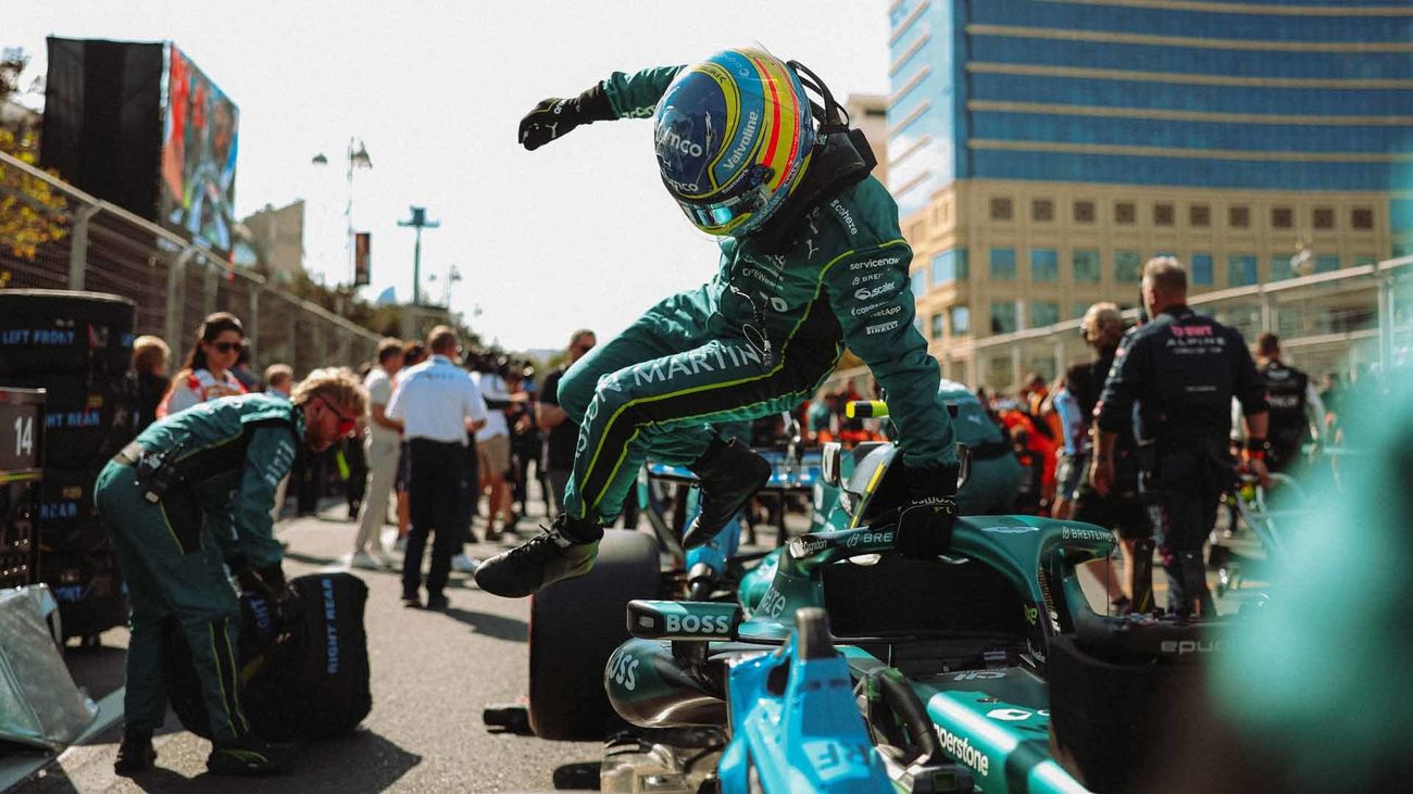 Fernando Alonso renueva con Aston Martin para 2027