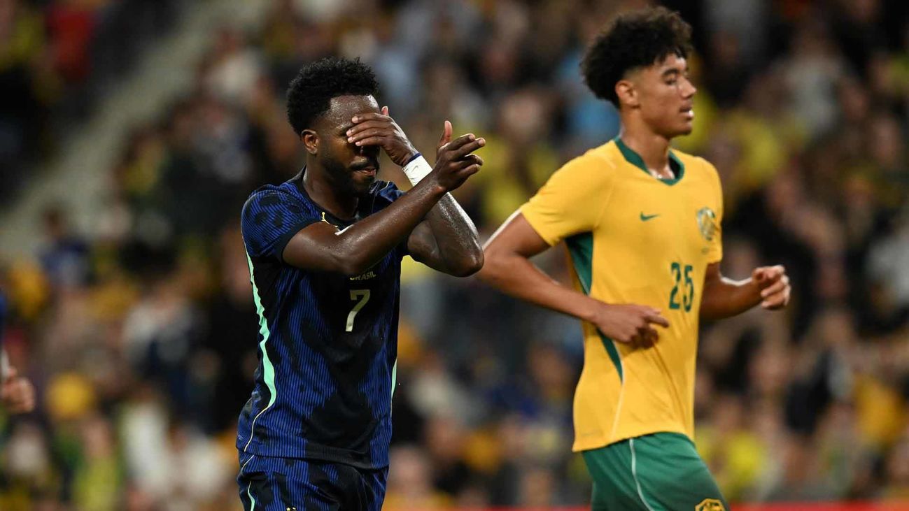 2-4. Brasil se desata ante Australia en otro mal partido de Vinicius