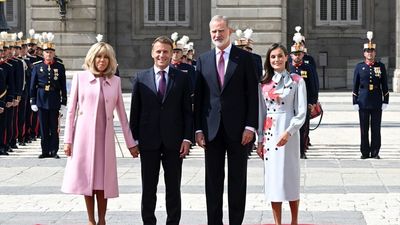 Macron, recibido con honores por los Reyes en la primera visita de Estado de un presidente francés desde 2009