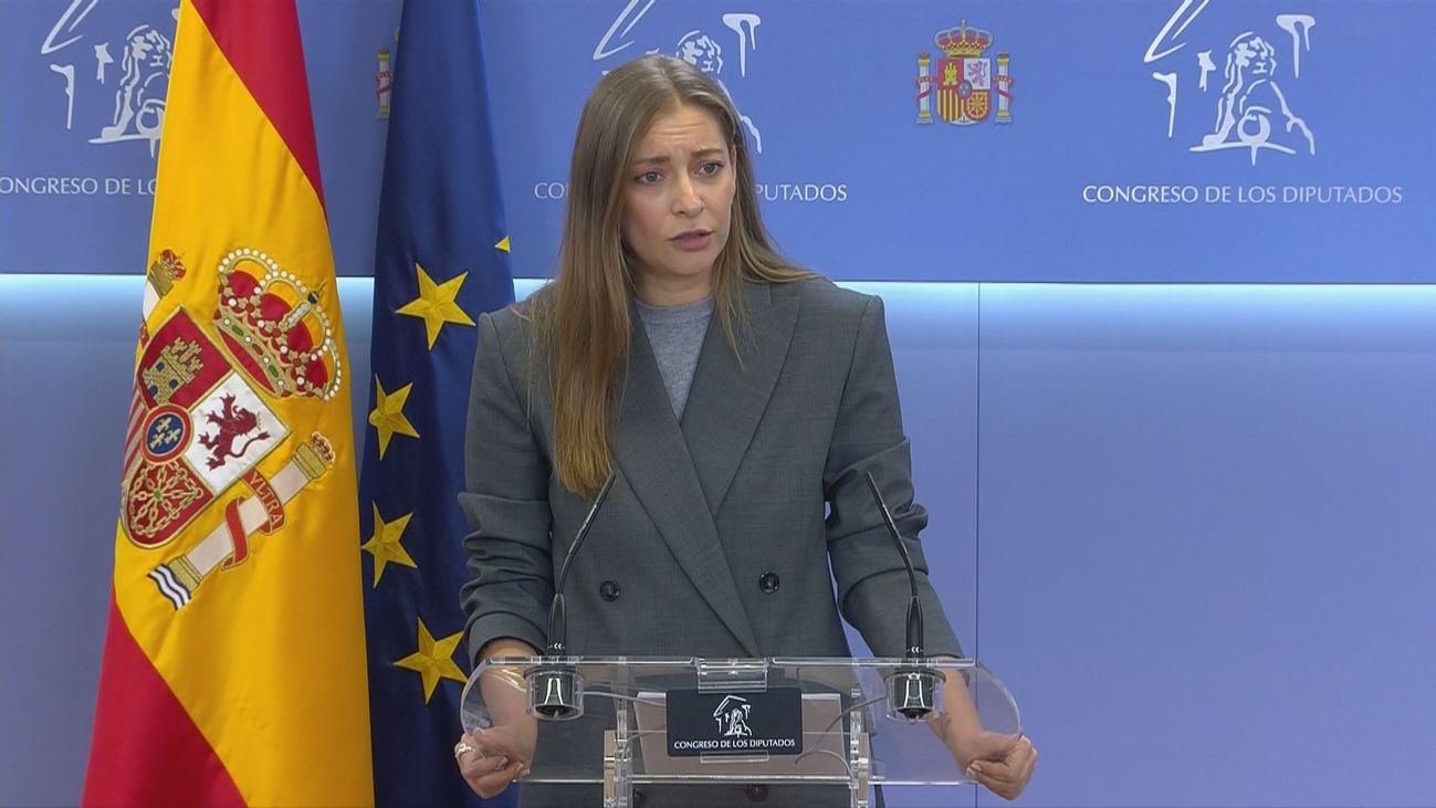 La oposición critica que el Gobierno quiera "solucionar en cinco minutos un problema que arrastra desde hace ocho años" con la vivienda