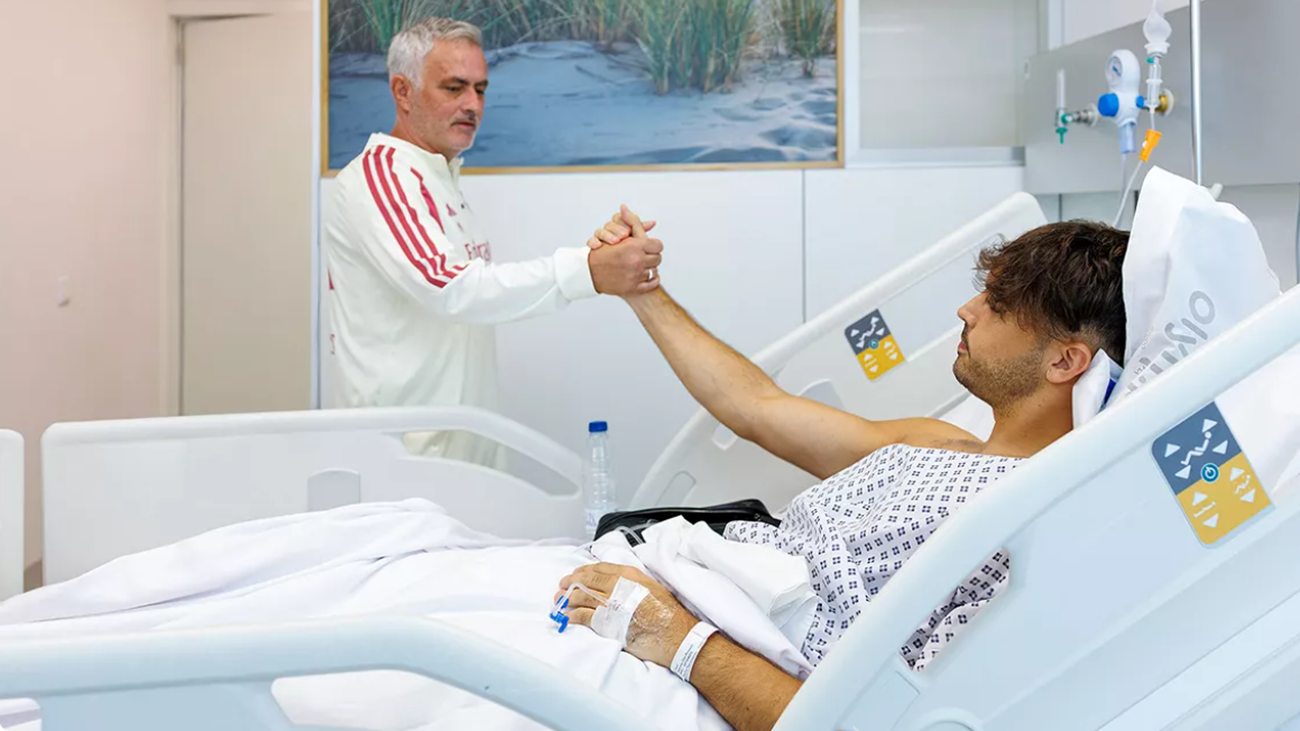 Mourinho visita a Asencio tras la operación