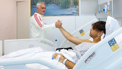 Mourinho visita a Asencio tras la operación