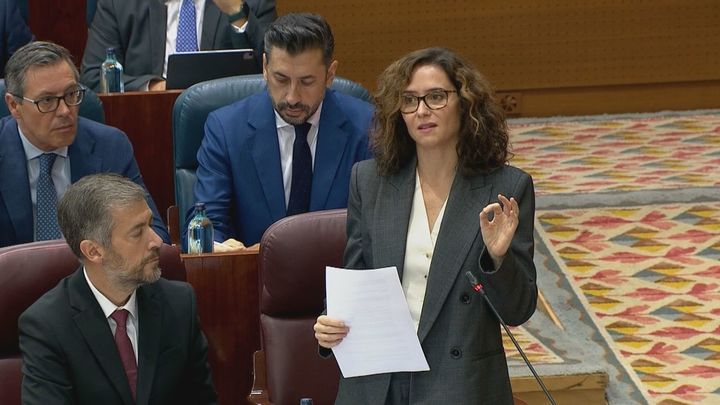 Ayuso pide a los tribunales que ordenen al Gobierno desalojar la acampada de Sol