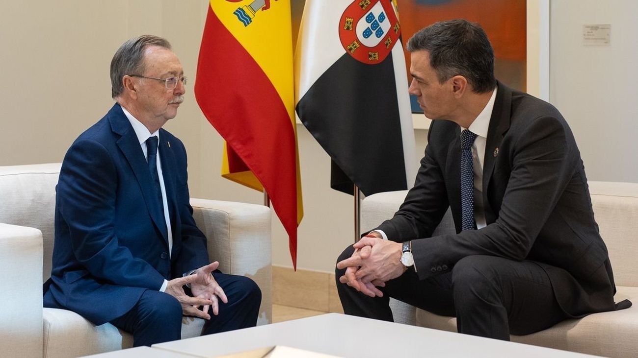 Las llamadas entre Vivas y Sánchez, objeto de polémica