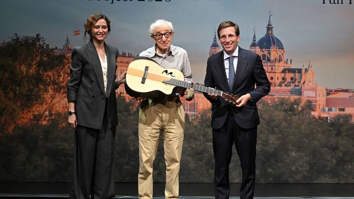 Ayuso, Woody Allen y Almeida