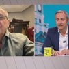 El relojero de la Puerta del Sol desmiente a los acampados: “El reloj suena exactamente igual”