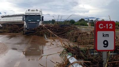 Las lluvias torrenciales obligan a cortar carreteras y líneas ferroviarias en Tarragona