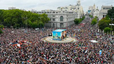 Miles de personas llaman en Madrid a la huelga general por la vivienda, con gritos contra el gobierno