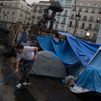La acampada de Sol comienza a extenderse por la calle Arenal y Preciados