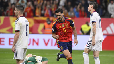 3-1. España gana a la República Checa en su versión más gris
