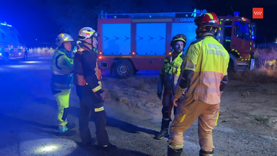 Cuatro heridos, uno grave, tras caer un vehículo por un terraplén en Moraleja de Enmedio