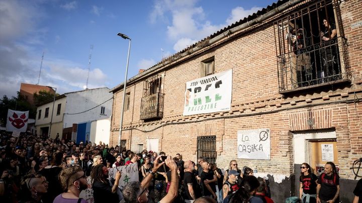 El juez aplaza el desalojo de 'La Casika' de Móstoles