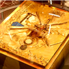 Libro con obras de Salvador Dalí