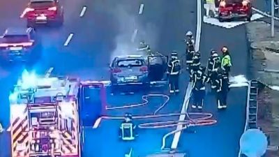 Un coche en llamas provoca un atasco de más de 10 kilómetros en la M-40