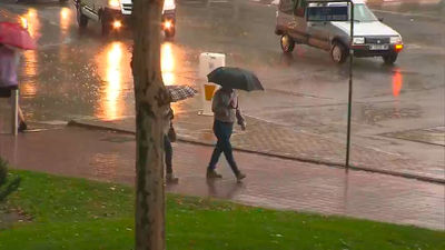 Día de lluvias y tormentas en toda la Comunidad de Madrid  y descenso de las temperaturas