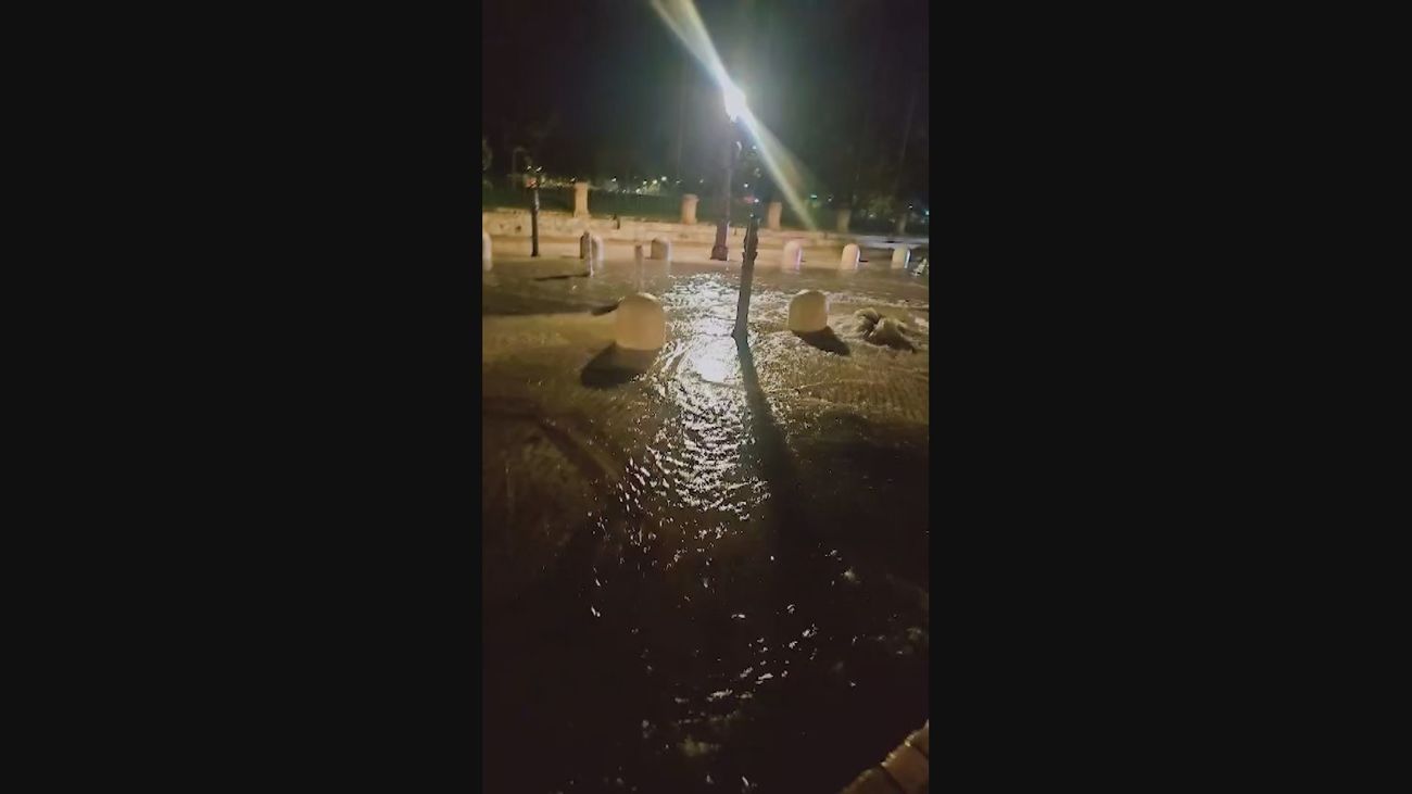 Una tromba de agua en Aranjuez deja calles inundadas