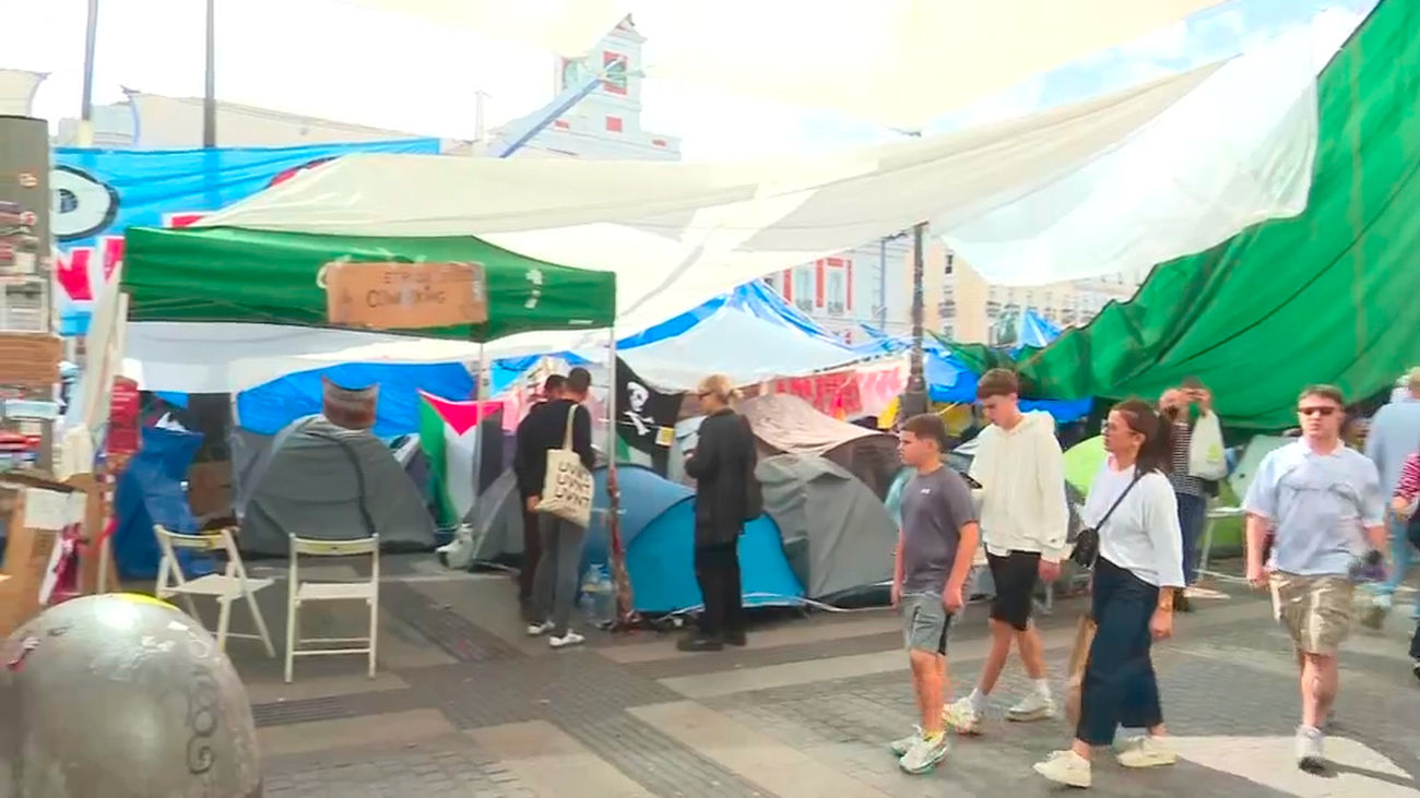 La acampada en Sol se mantiene, con un nuevo llamamiento a la huelga general