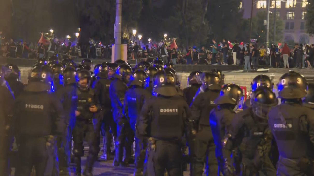 Cargas policiales en Barcelona durante una manifestación por la vivienda