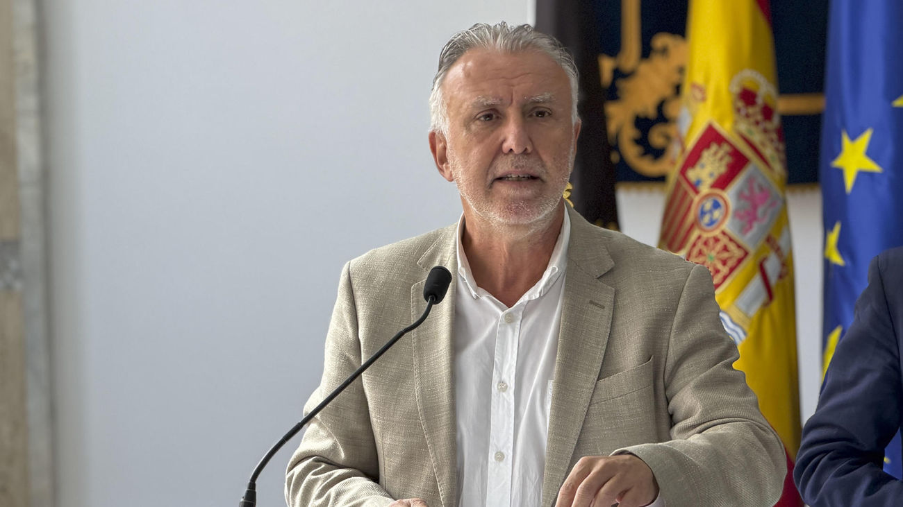Ángel Víctor Torres niega que se ocultara el informe que alertó seis días antes de la invasión de Ceuta