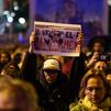 Miles de personas marchan en Madrid hasta la casa de Maricarmen para rendirle homenaje