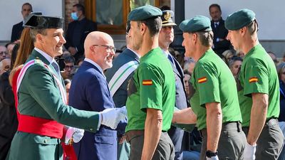 La Guardia Civil de Madrid celebra el día de la Virgen del Pilar con un acto militar