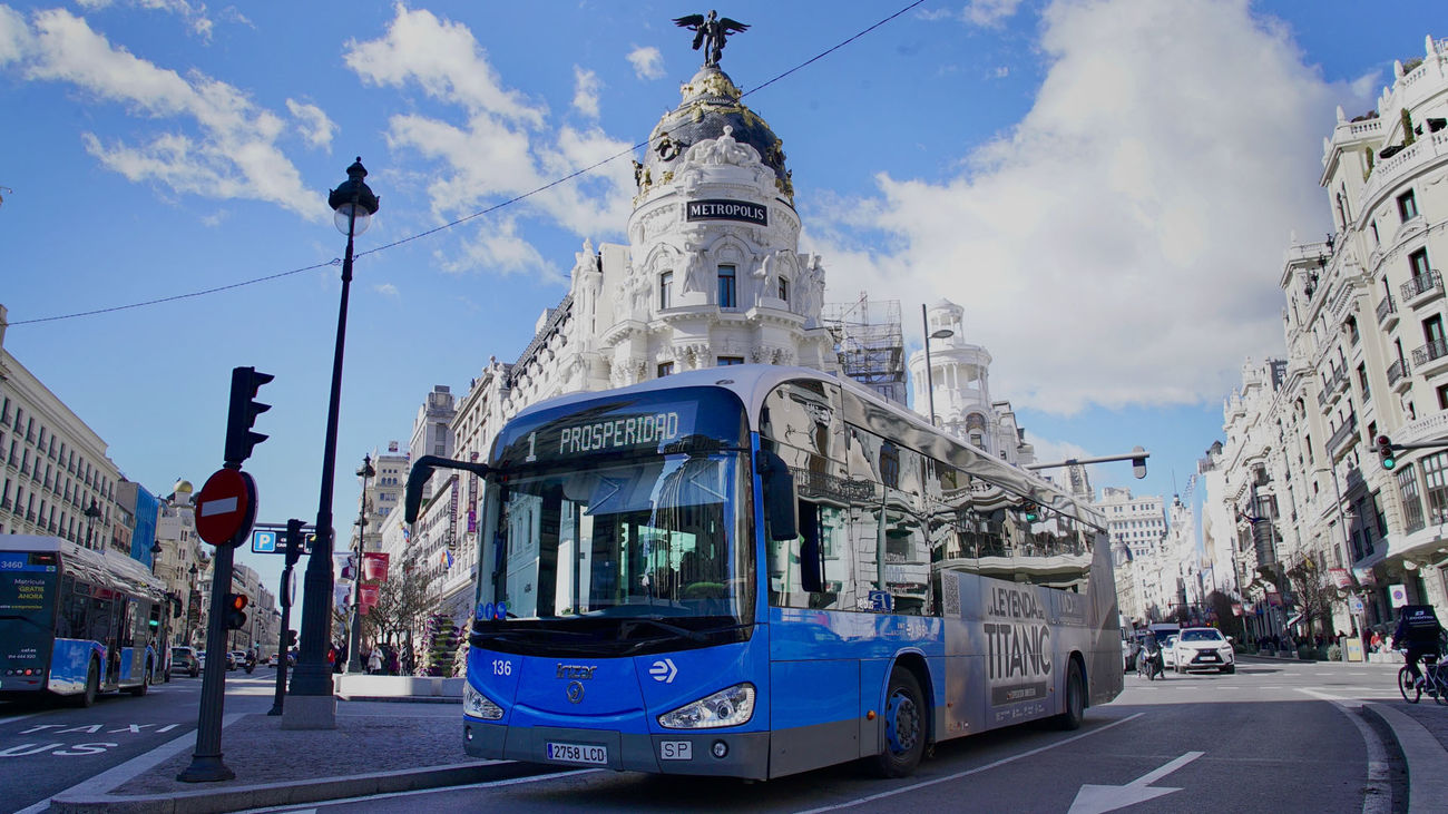 Autobús de EMT en Gran Vía con calle Alcalá