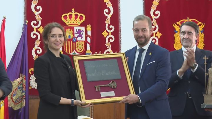 Díaz Ayuso, investida Dama de Honor del Capítulo de la Reina Isabel la Católica en Ávila