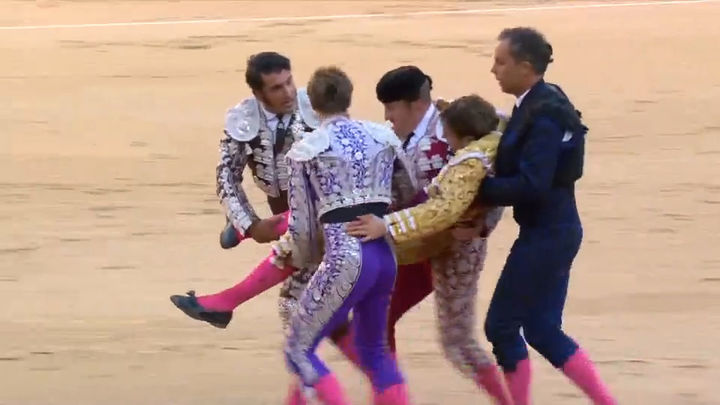 Álvaro Serrano herido en el tercer novillo de la tarde