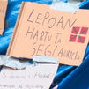 Carteles proetarras y banderas palestinas, en la acampada de Sol