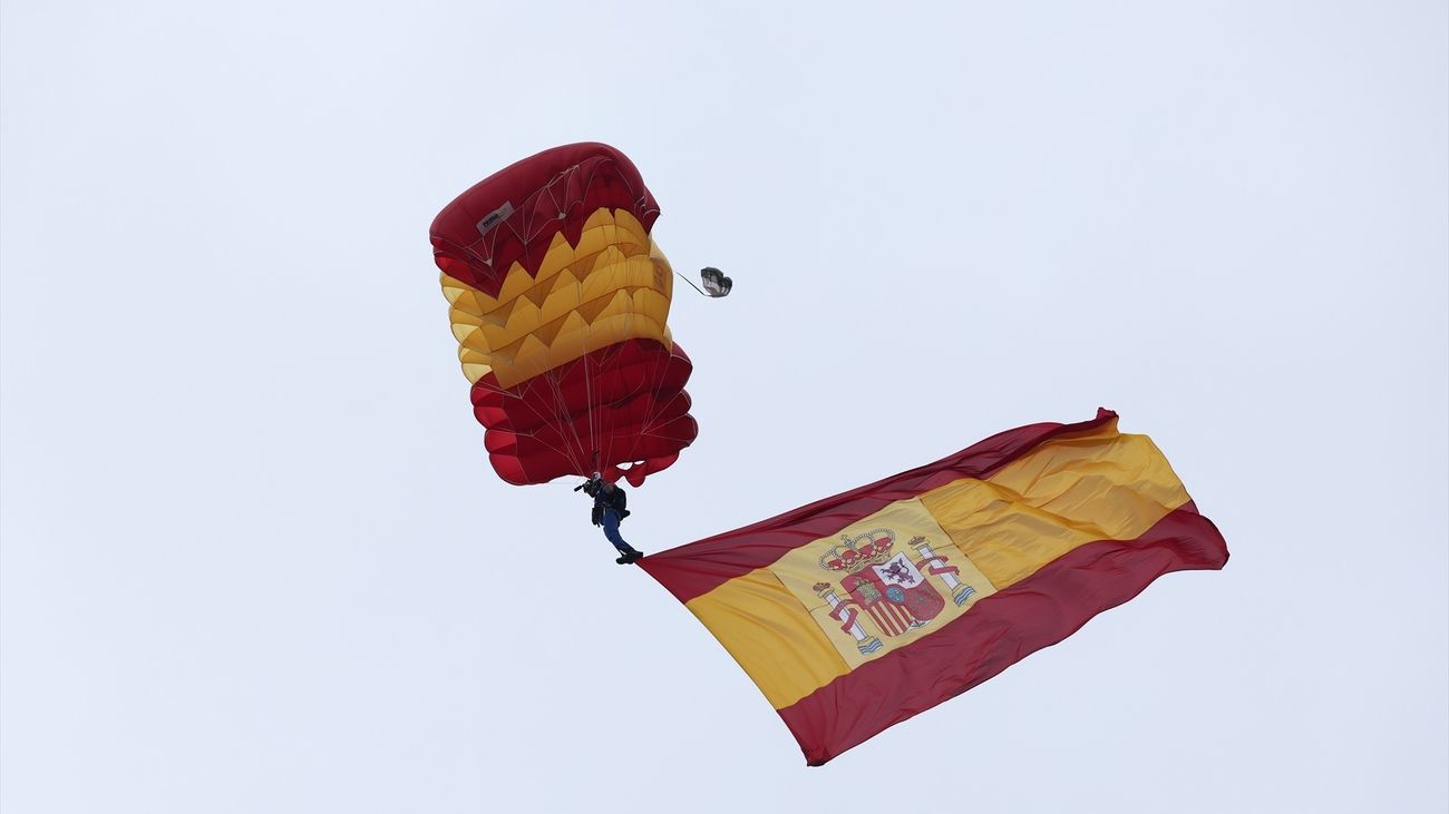 Salto paracaidista en el 12 de octubre