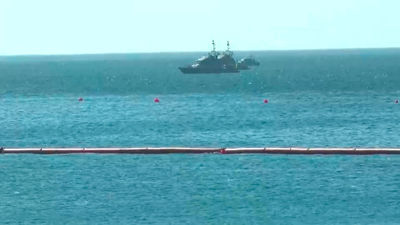 Buques de guerra marroquíes entraron en aguas de Ceuta en plena invasión de inmigrantes