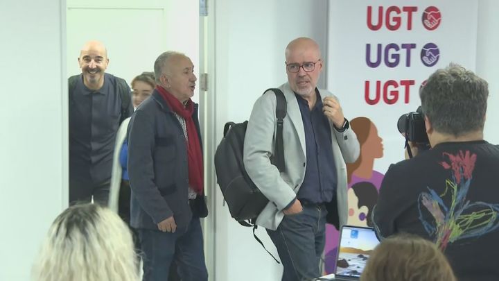 El Gobierno asegura a los sindicatos que subirá un 4,5% el sueldo a los funcionarios en 2027