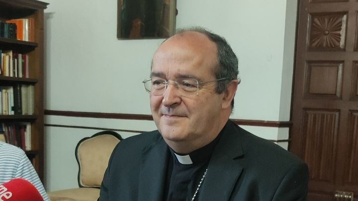 Clonan la voz del obispo de Cáceres para realizar estafas telefónicas