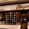 Cierra la librería Pérgamo, la más antigua de Madrid