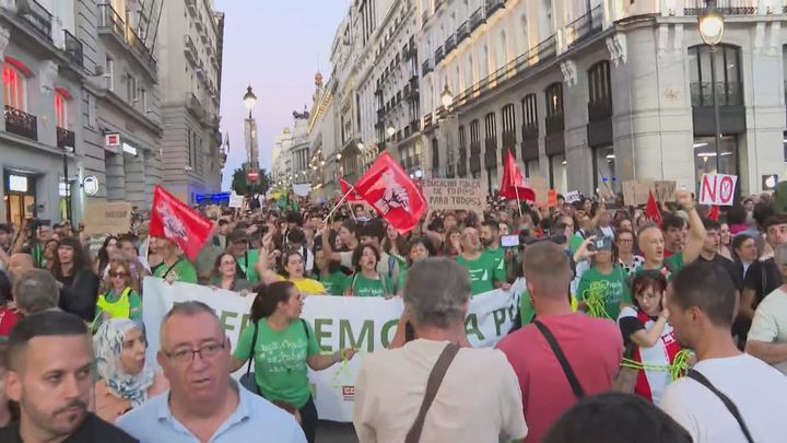 La 'marea verde' vuelve a marchar de Atocha a Sol para defender la educación pública