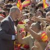 Miles de personas reciben a los reyes en Melilla entre vítores y aplausos