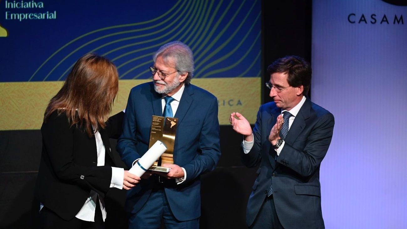 Almeida entrega los premios 'Madrid, capital de Iberoamérica'