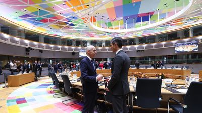 Los Veintisiete piden a Bruselas medidas a corto plazo para abaratar la energía